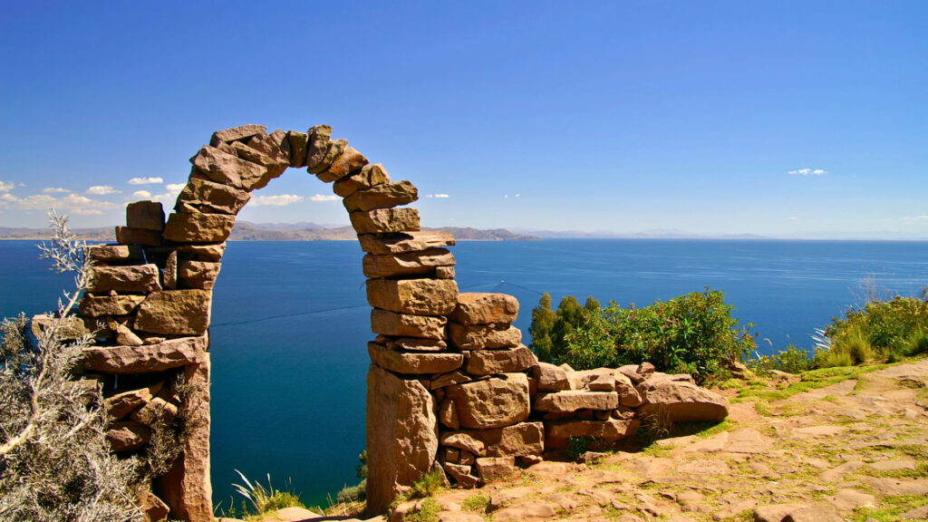 Lago Titicaca Full Day: Islas Flotantes Uros & Taquile